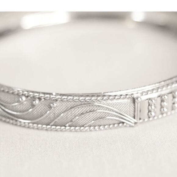 Silver Tone Bangle Bracelet Ornate Filagree Overlay - Picture 1 of 9